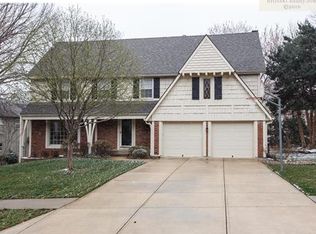 8501 Bradshaw St, Lenexa, KS 66215