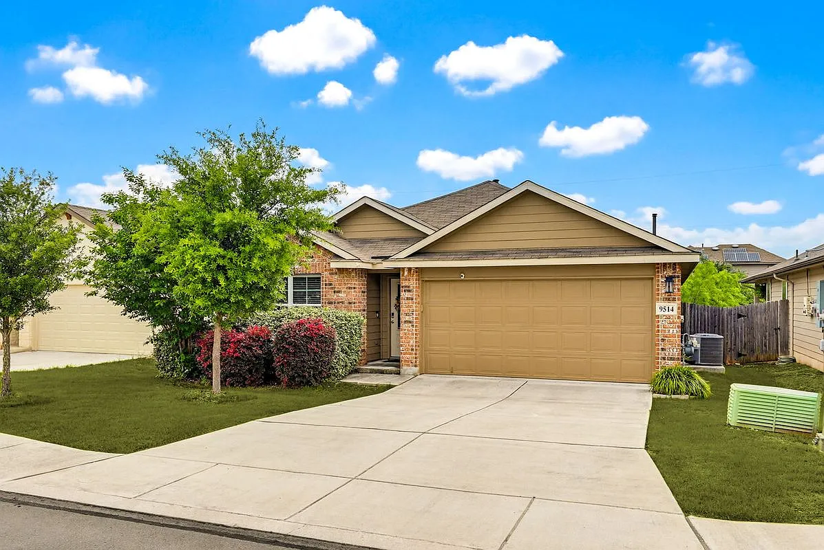 4 bed, 2.0 bath, 1700 sqft, $2,400 — Photo 2