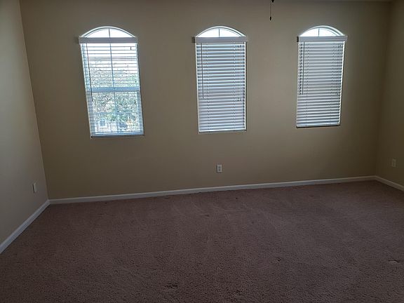 4th image of 2823 Stonegate Dr