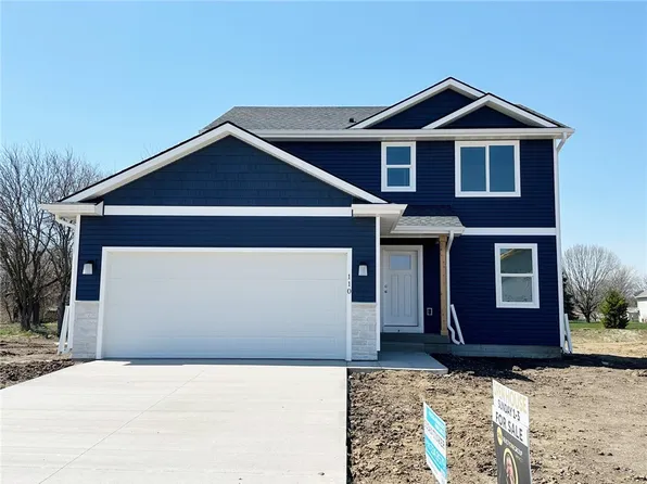 110 NE Wildflower Dr, Pleasant Hill, IA 50327