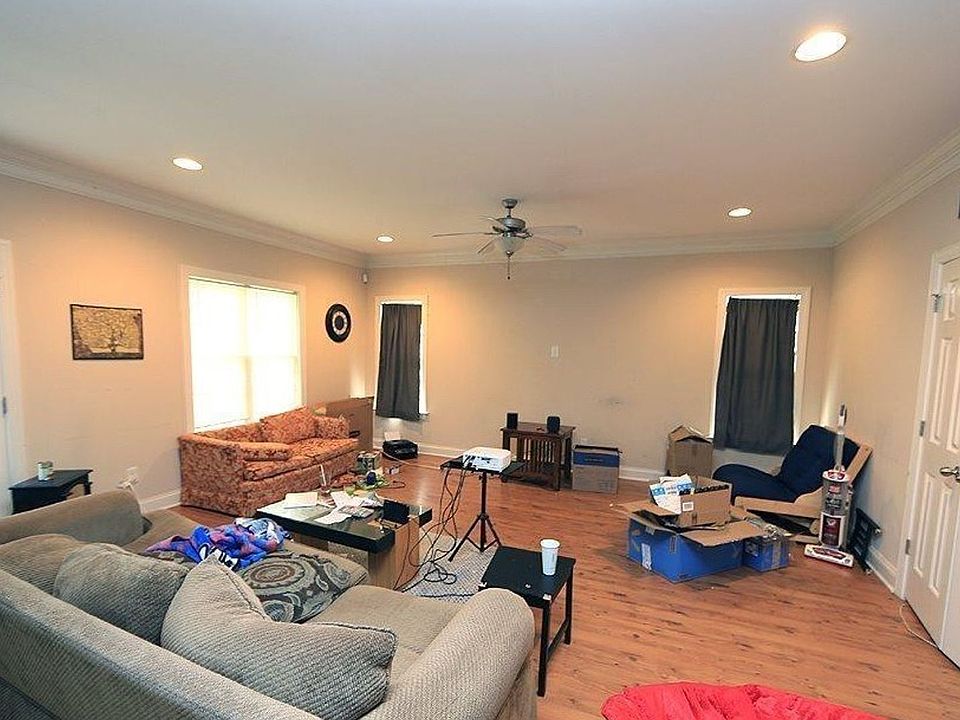 2nd image of 702 N Columbia St