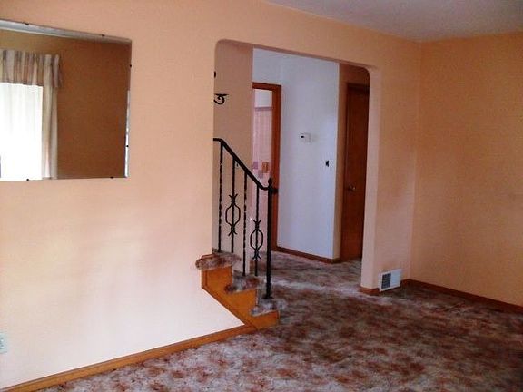 4th image of 289 E 329th St