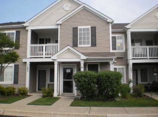 1619 Silverstone Dr, Carpentersville, IL 60110