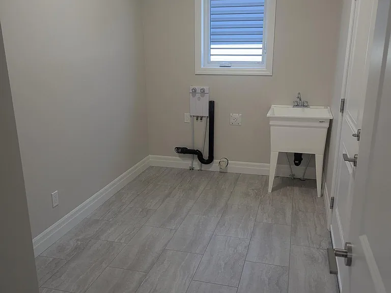 1 Matheos Cres #SFH — Photo 26