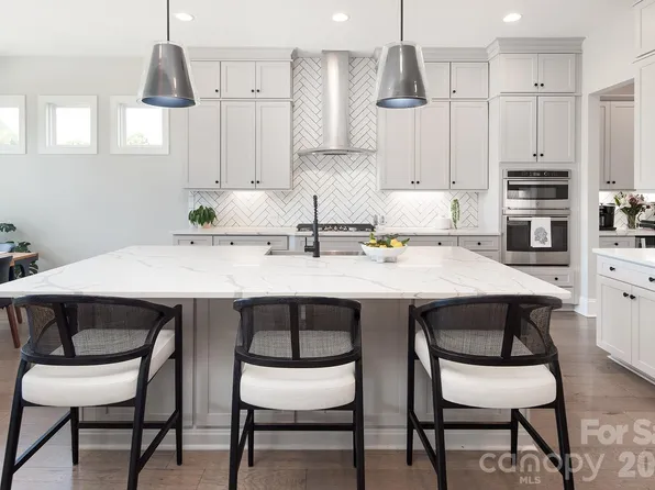 2054 Belle Grove Dr, Waxhaw, NC 28173