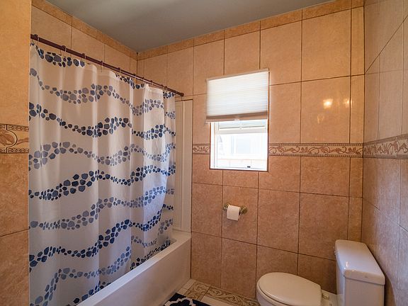 5th image of 12151 Cliffwood Ave