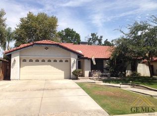 9016 Crowningshield Dr, Bakersfield, CA 93311