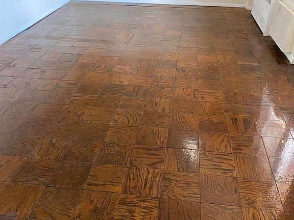 3rd image of 14330 Roosevelt Ave APT 6N