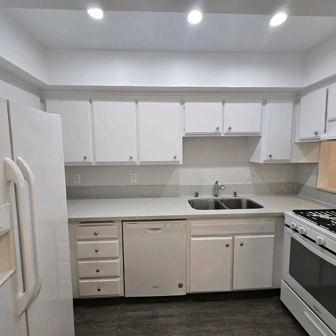 Sherman Oaks Area apartment close to local shops and Restaurants — Photo 4