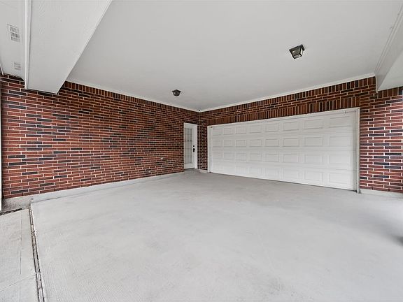 4th image of 4319 Oak Forest Dr