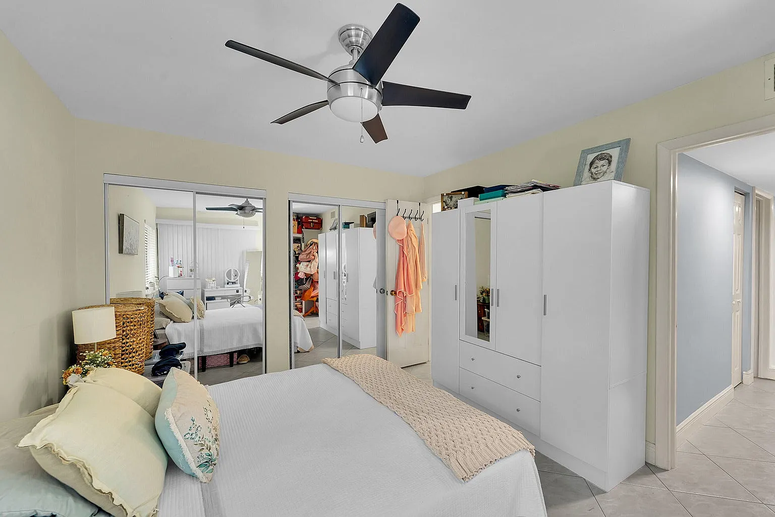3 bed, 1210 sqft, $2,750 — Photo 3