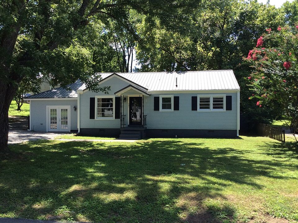 1st image of 501 Green Acres Dr