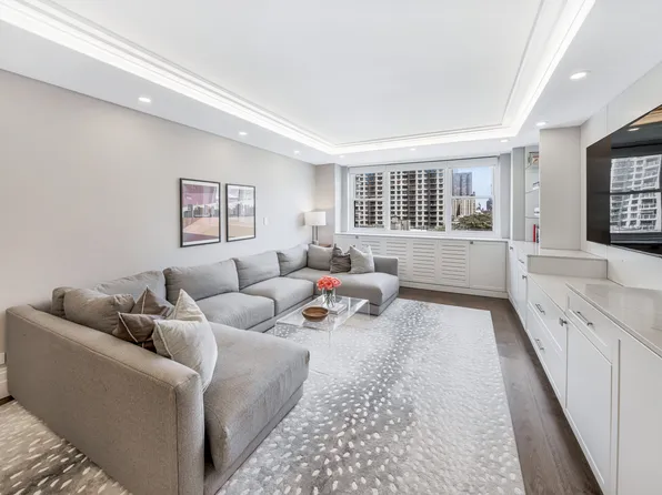 315 East 72nd Street 9H image 2 of 14