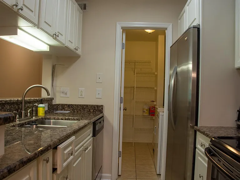1010 Kingswood Dr #G — Photo 6