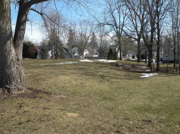 811 S Grove St, Ripon, WI 54971