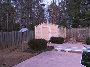 5th image of 214 Seven Oaks Ln