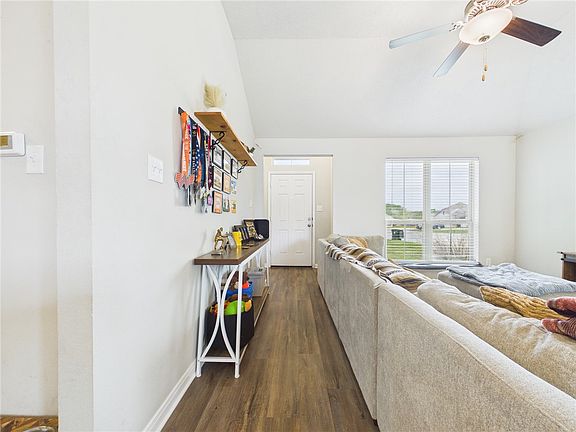 3rd image of 2729 Porters Way