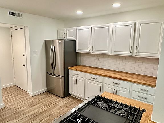 3rd image of 3636 Taliluna Ave #1