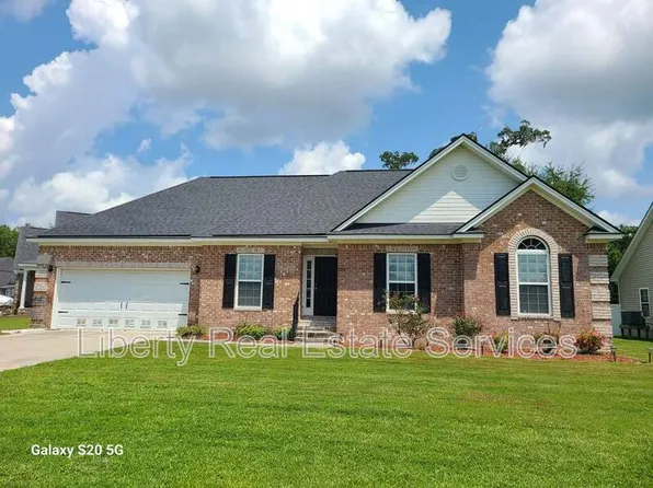 1228 Peacock Trl, Hinesville, GA 31313