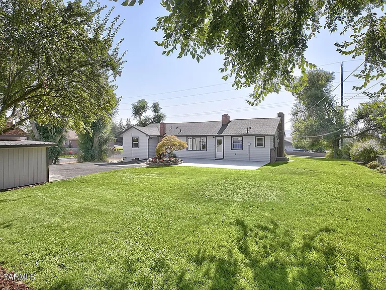 6315 Summitview Ave — Photo 3