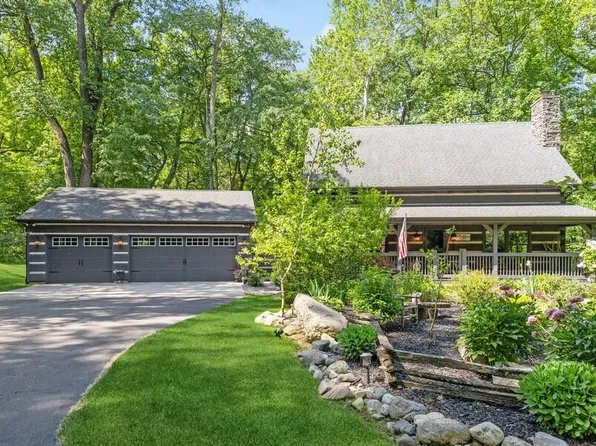 1580 S 3rd St, Niles, MI 49120