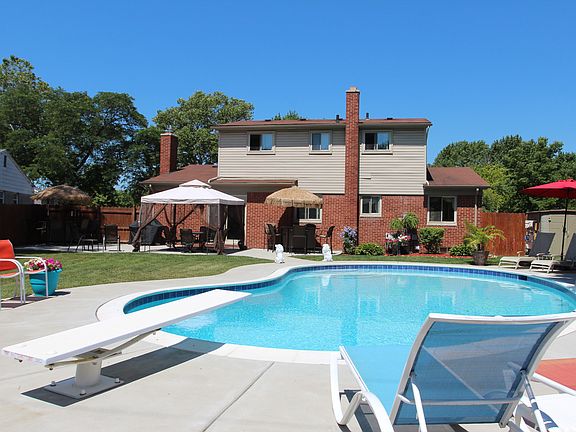 3rd image of 4234 Marywood Dr