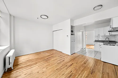 114 E 28th St #5C Photo 1