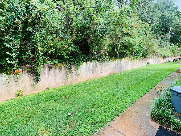 1662 Valley Ave — Photo 32