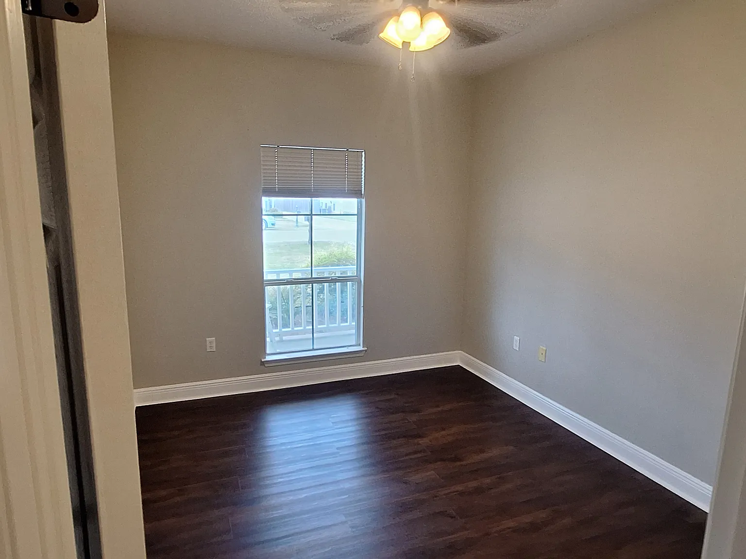 3 bed, 1268 sqft, $1,900 — Photo 4