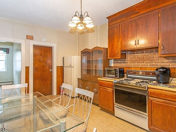 4th image of 26 King St