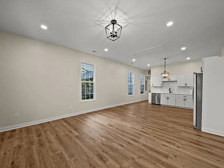 422 5th Ave #MAIN — Photo 6