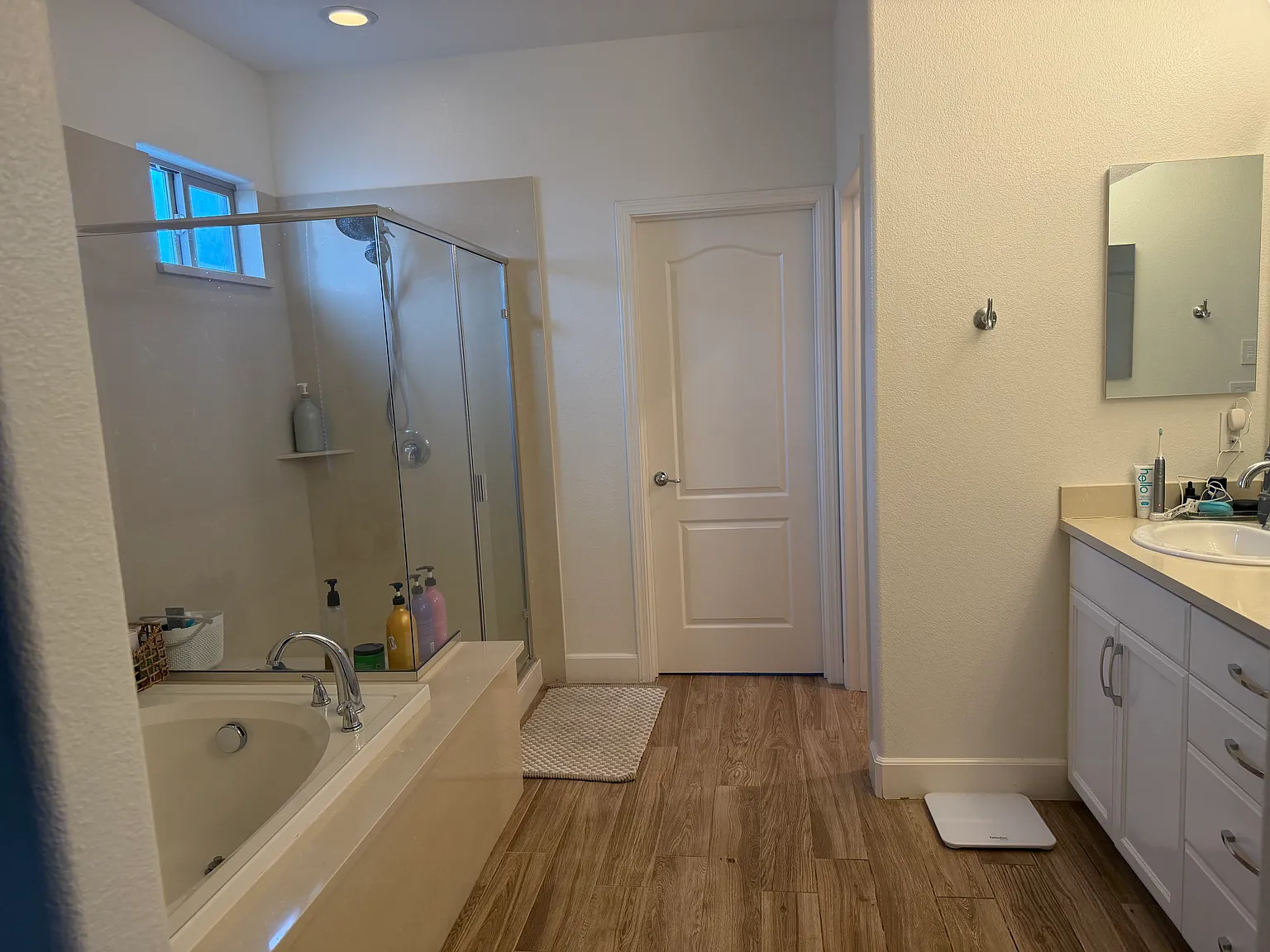 4 bed, 3.5 bath, 3130 sqft, $5,099 — Photo 3