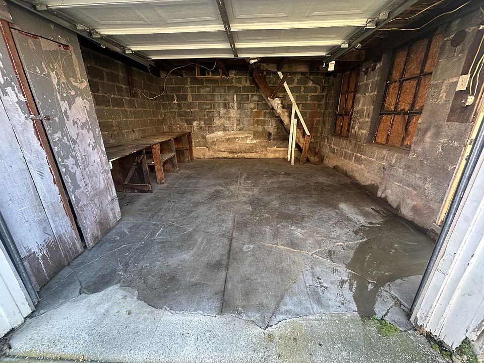 2nd image of 137 N West St