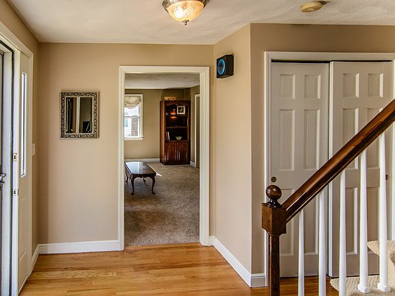 5th image of 34 Byard Ln