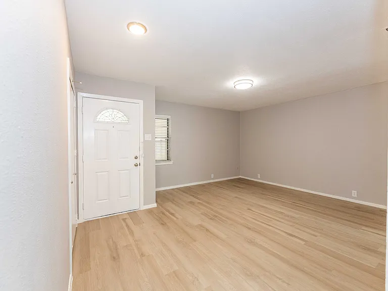 1505 McDonald Dr — Photo 3