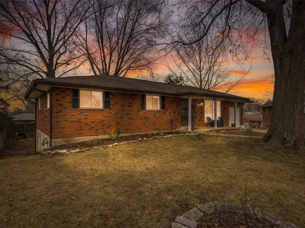 715 El Ray Ct, Saint Louis, MO 63125