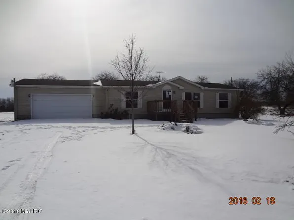 8045 Brunswick Rd, Holton, MI 49425