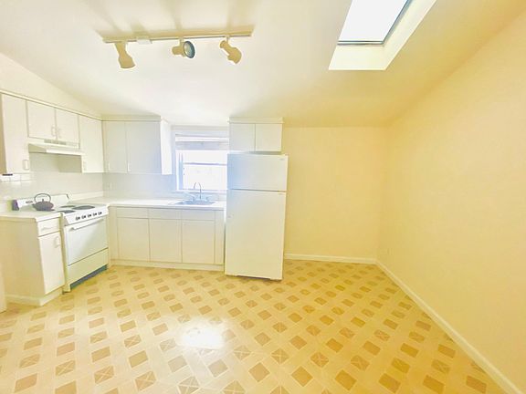 5th image of 207 Chase Ave #1