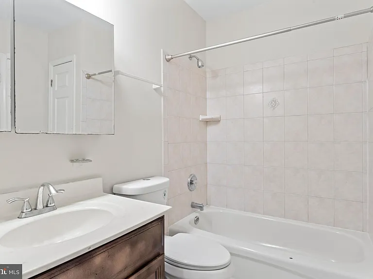4502 Henderson Rd — Photo 43