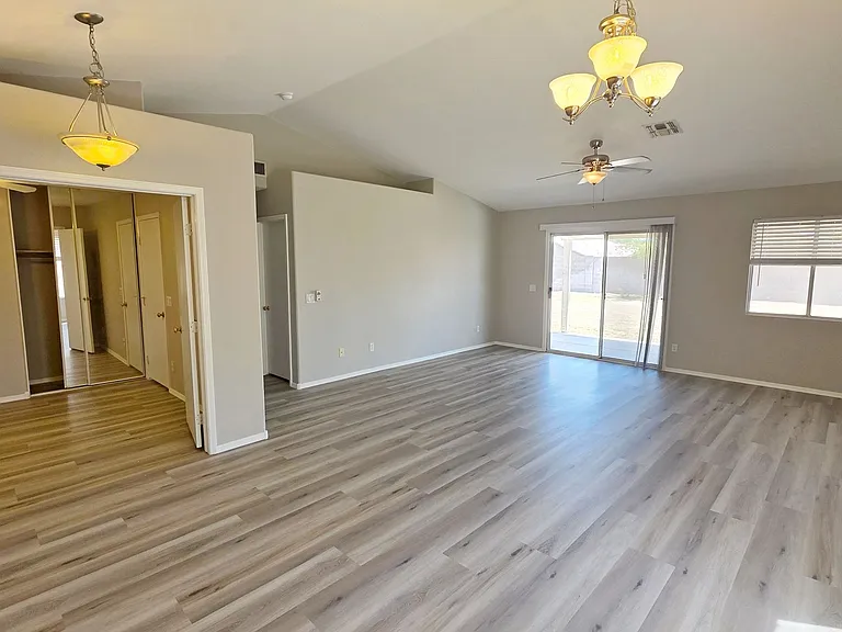 16197 W Washington St — Photo 3