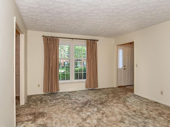 2nd image of 2221 Brockton Dr