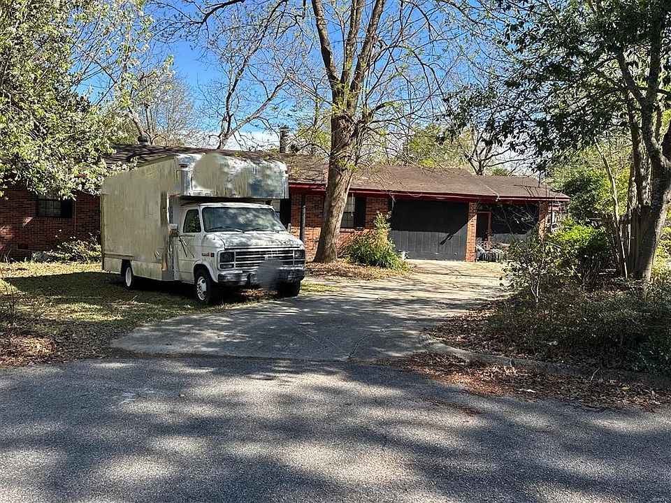 1st image of 611 Mustang Dr