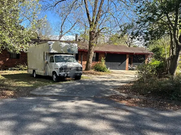 611 Mustang Dr, Dothan, AL 36301