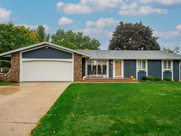 5704 Haddon Pl, Rockford, IL 61114