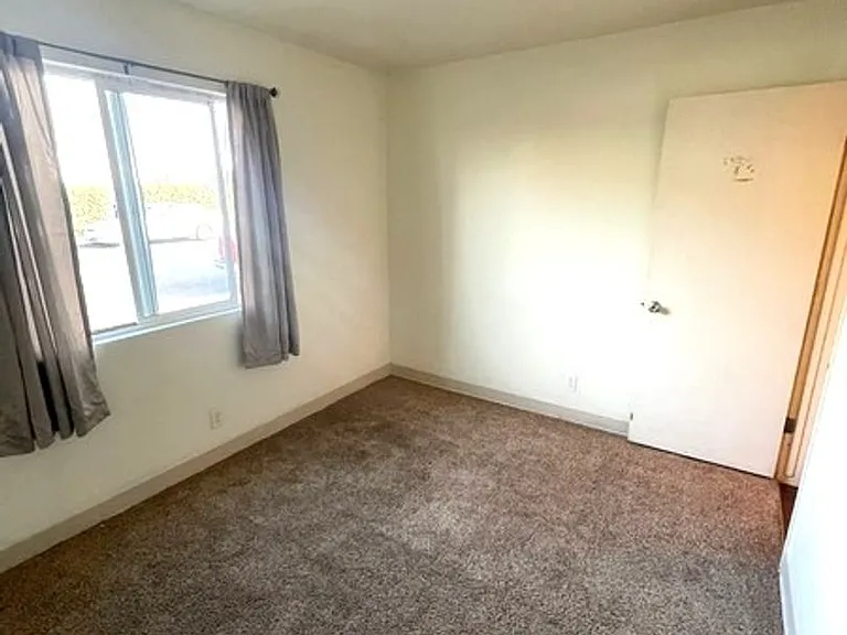 202 W Sheila Ln #1 — Photo 4