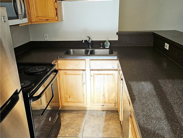 311 Brookside Ln #B — Photo 6