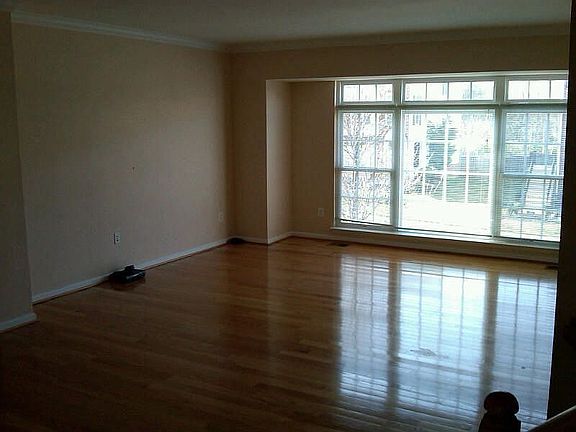 3rd image of 43653 Lees Mill Sq