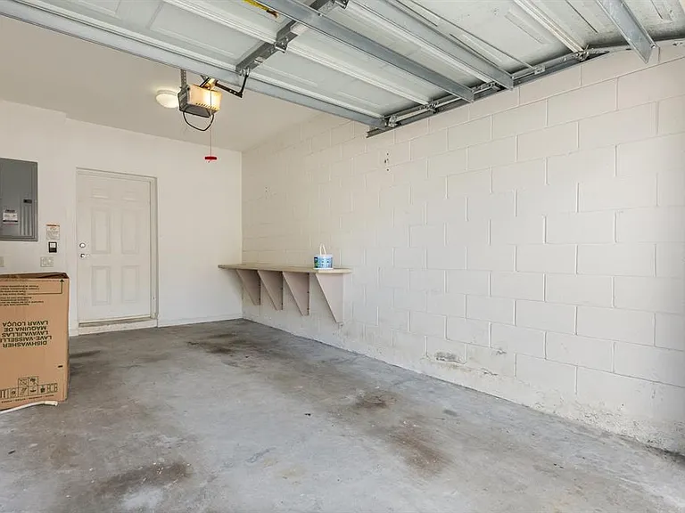 409 Hilgard Cv #106 — Photo 20