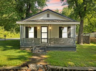 13 White Ln, Vanceburg, KY 41179