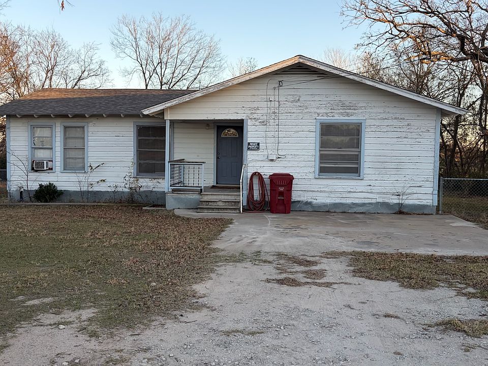 1st image of 240 Nichols Dr